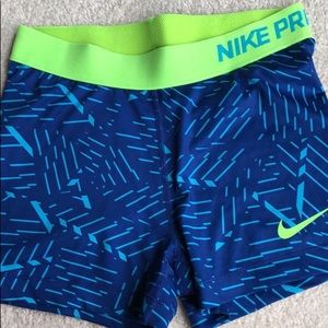 Nike pro